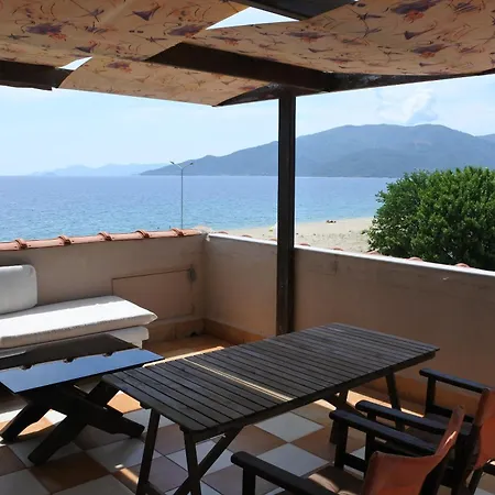 ゲストハウス Big Dino's Galini Vrasná