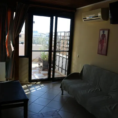 Konukevi Big Dino's Galini