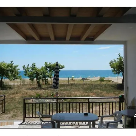 Konukevi Big Dino's Galini