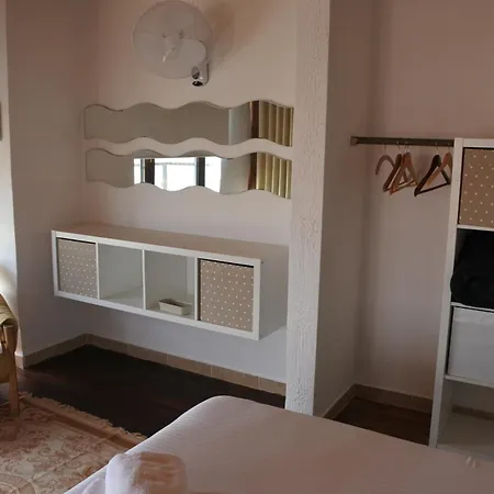 Konukevi Big Dino's Galini *