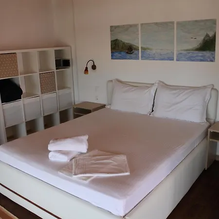 Big Dino's Galini Konukevi