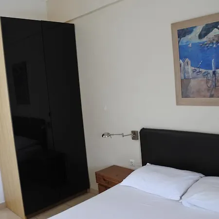 Big Dino's Galini Konukevi Vrasná