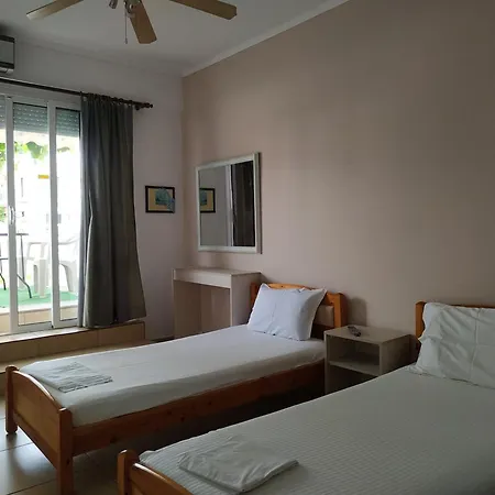 Big Dino's Galini Konukevi Vrasná