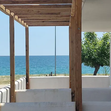 بيت ضيافة Big Dino's Galini *